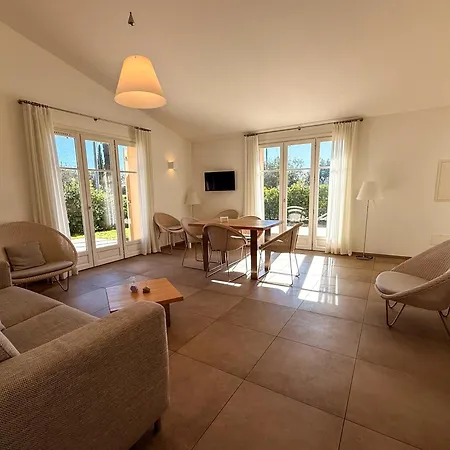 Clos Des Oliviers - Meuble De Tourisme Aparthotel Grimaud