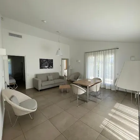 Clos Des Oliviers - Meuble De Tourisme Гримо