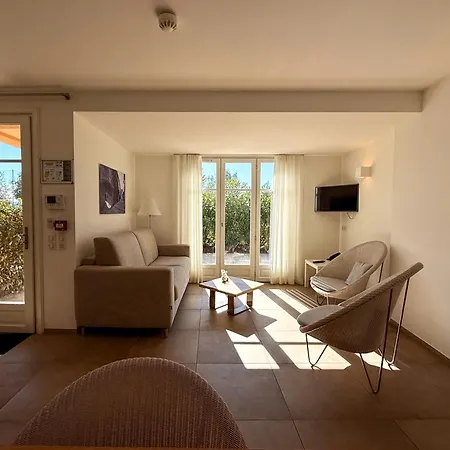 Hotel apartamentowy Clos Des Oliviers - Meuble De Tourisme