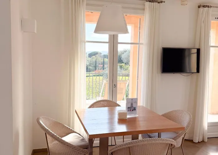 Clos Des Oliviers - Meuble De Tourisme Aparthotel Grimaud